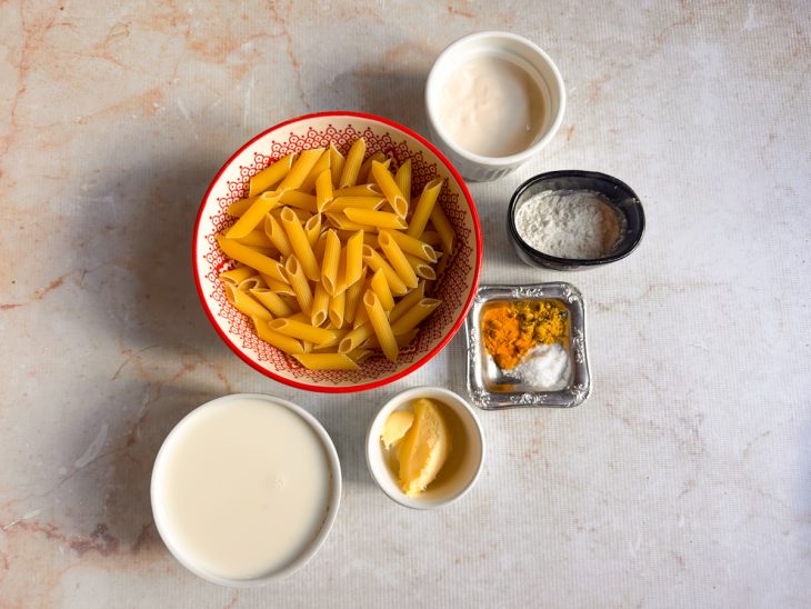 Ingredientes reunidos na bancada.