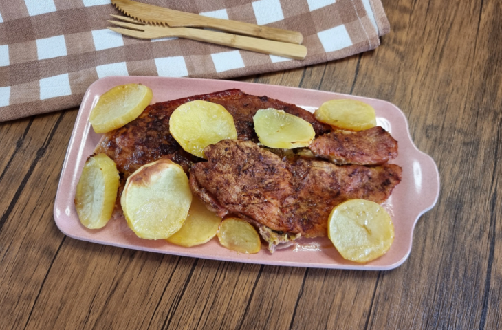 Pernil assado com batata