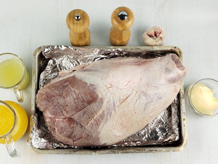 Ingredientes na bancada.