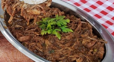 Pernil desfiado na pressão