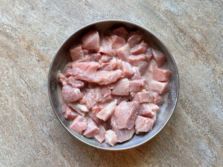 carne de porco temperada.