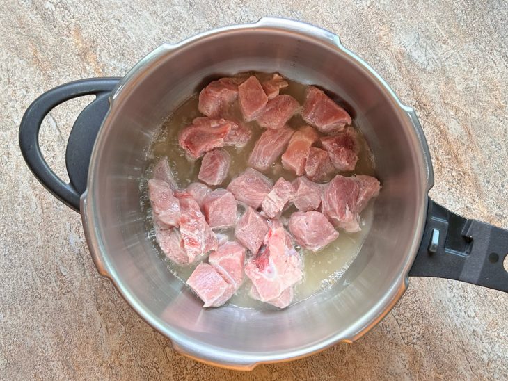 carne de porco selada na banha.