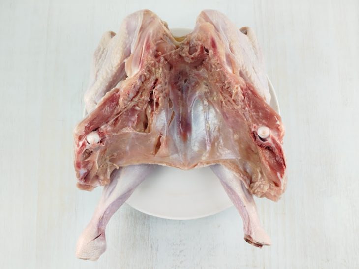 Peru aberto pelo dorso.