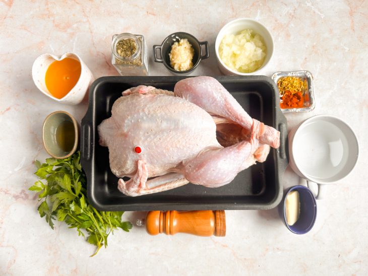 Ingredientes reunidos na bancada.