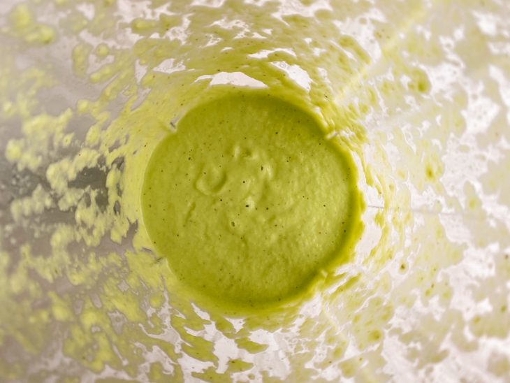 Pesto de chuchu no ponto.