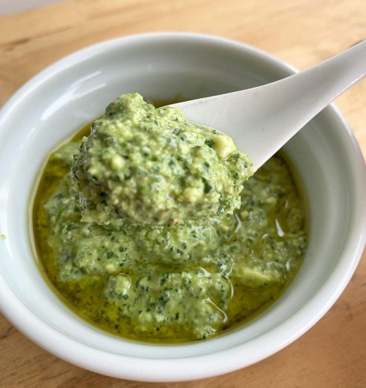 Pesto de espinafre e manjericão