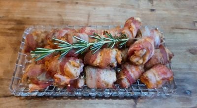 Petisco de sobrecoxa e bacon na airfryer