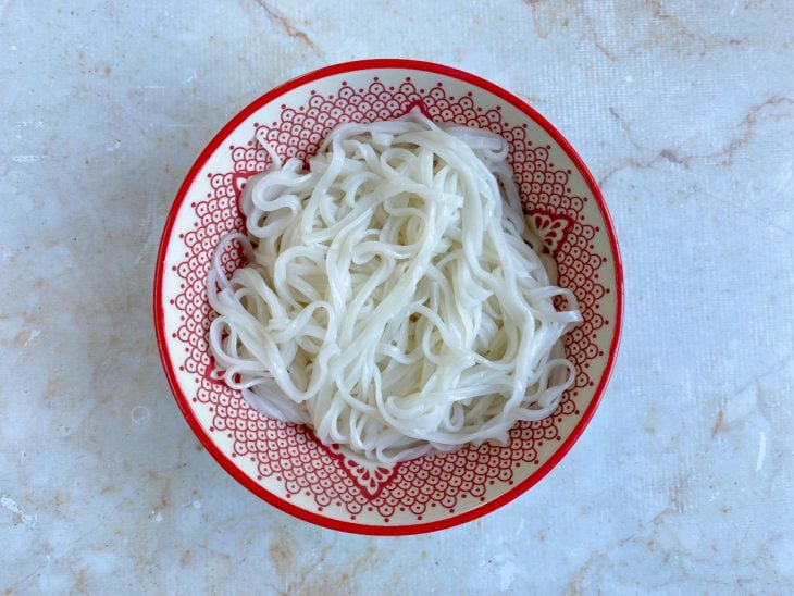 Um bowl com o macarrão.