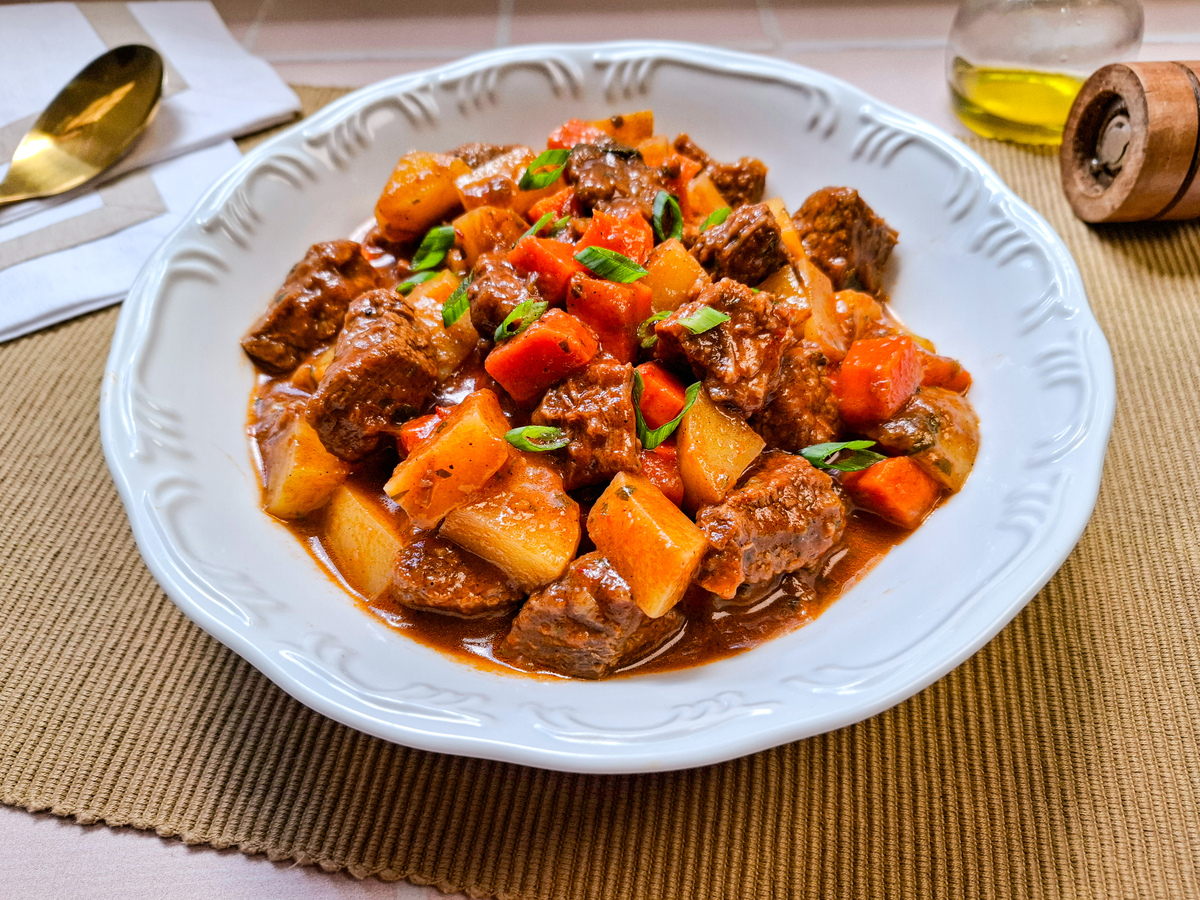 Picadinho de carne com batata e cenoura