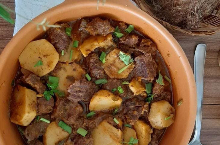 Picadinho de carne com inhame