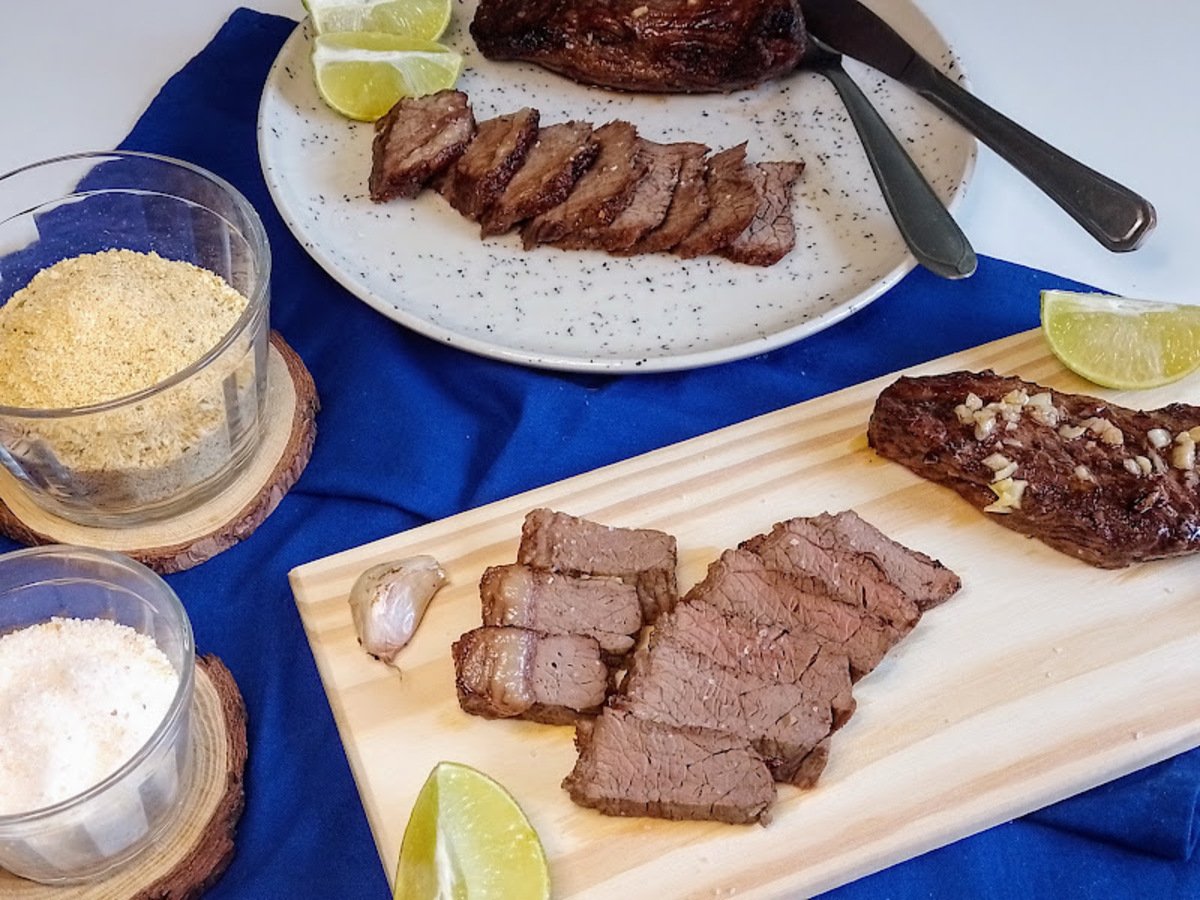 Picanha na airfryer com manteiga e alho