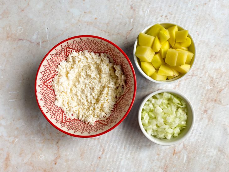 ingredientes para recheio de pierogi.