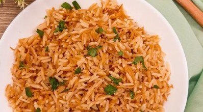 Pilaf de arroz libanês com aletria