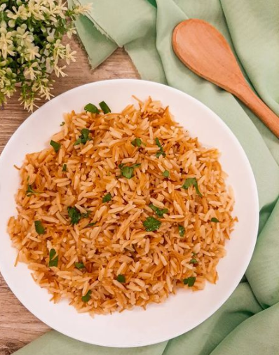 Pilaf de arroz libanês com aletria