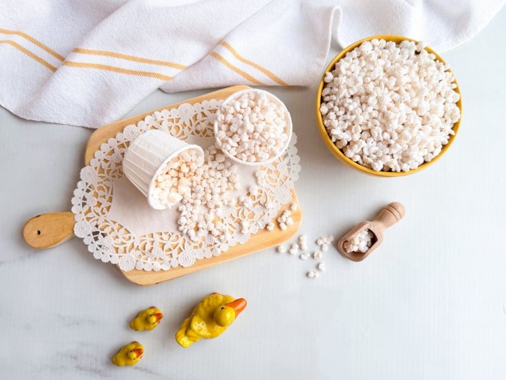 Petisco servido em uma tigela, pronto para consumo.