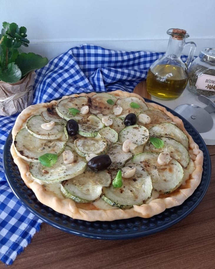 Pizza de abobrinha com mussarela