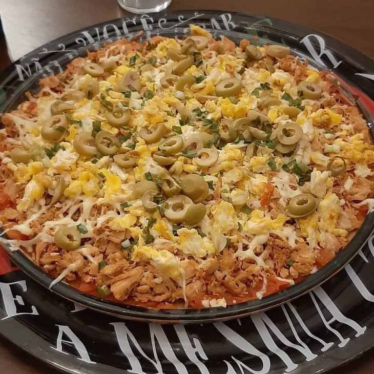 Pizza de frango com massa de aveia