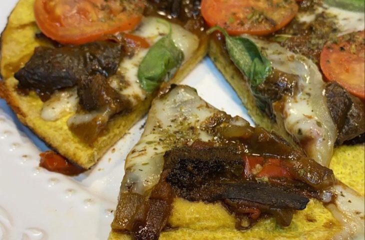 Pizza de frigideira com funghi