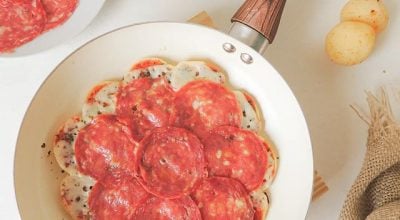 Pizza de frigideira com pão de queijo