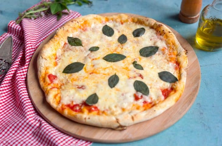 Pizza marguerita caseira