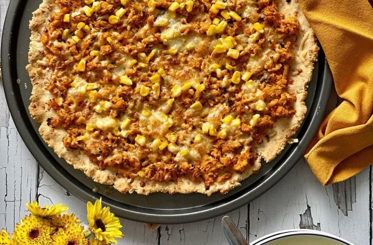 Pizza sem glúten com massa de pão de queijo