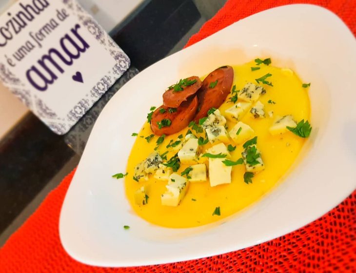 Polenta com gorgonzola