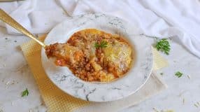 Polenta cremosa com carne moída