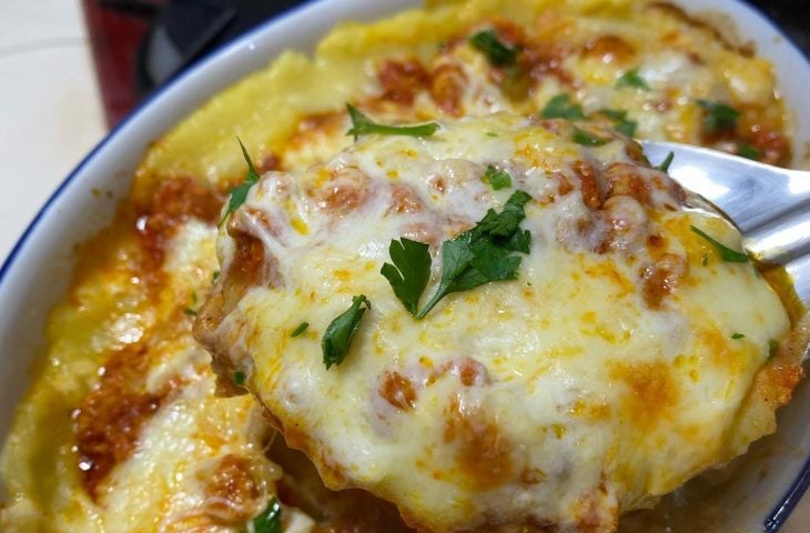 Polenta cremosa com queijo