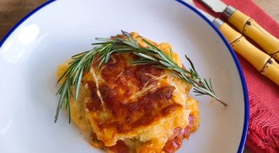 Polenta recheada com linguiça calabresa