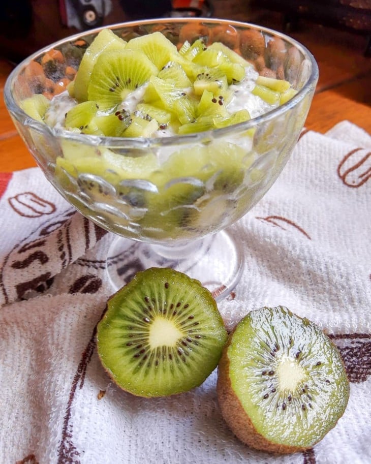 Pudim de chia com kiwi