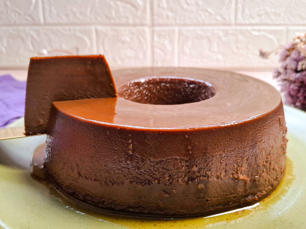 Pudim de chocolate com leite condensado
