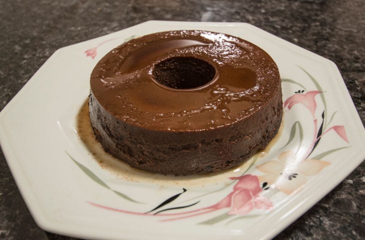 Pudim de chocolate na panela de arroz