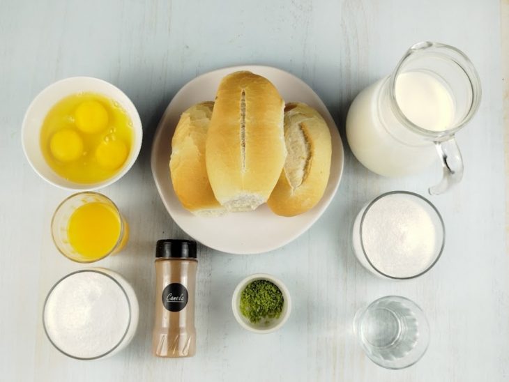 Ingredientes reunidos na bancada.