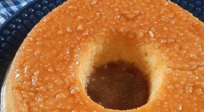 Pudim de tapioca com calda de caramelo