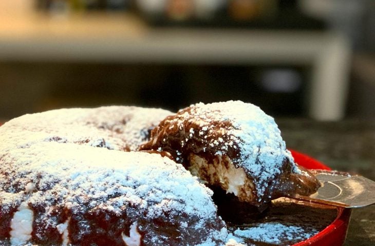 Pudim de tapioca com calda de chocolate