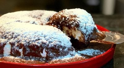 Pudim de tapioca com calda de chocolate