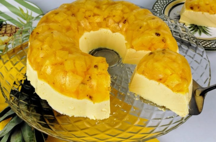 Pudim gelado de abacaxi