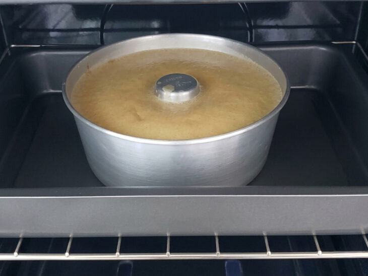 Forma levada ao forno.