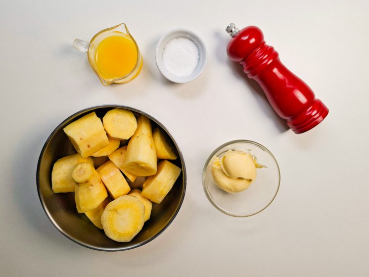 Ingredientes na bancada.