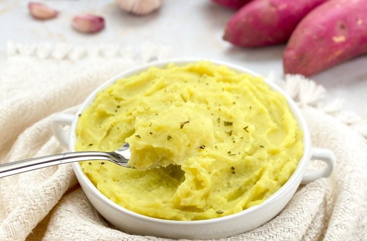 Purê de batata-doce com leite de coco