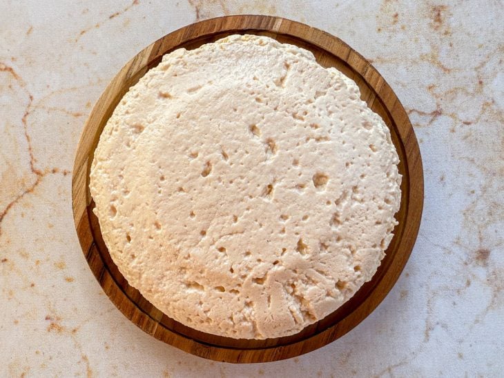 Queijo caseiro pronto.
