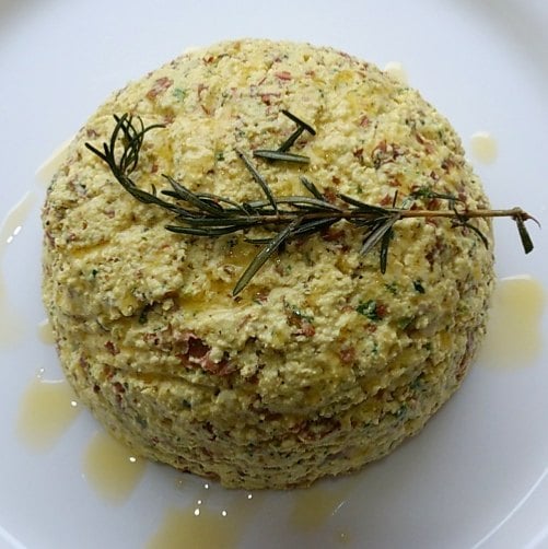 Queijo vegano de amêndoas