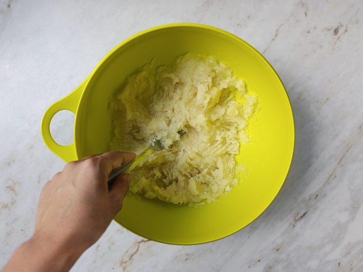 Mandiocas amassadas.