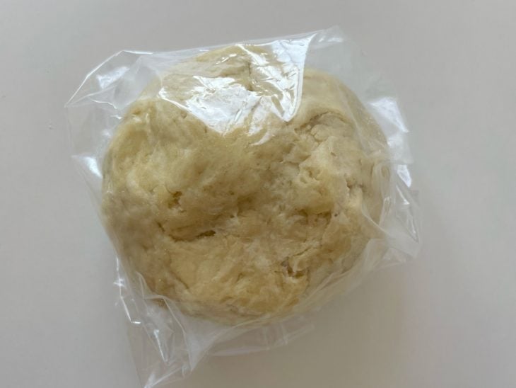 Massa transferida para saco plástico.