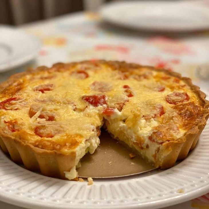 Quiche de alho-poró com queijo meia cura