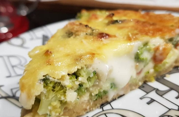 Quiche de alho-poró e brócolis