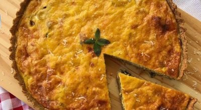 Quiche de bacalhau com alho-poró low carb