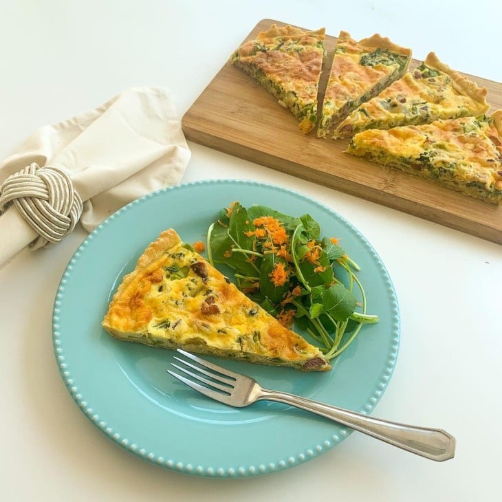 Quiche de bacon e brócolis fácil