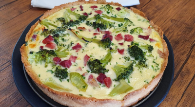 Quiche de brócolis com bacon