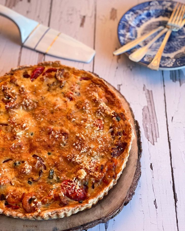 Quiche de camarão com alcaparras